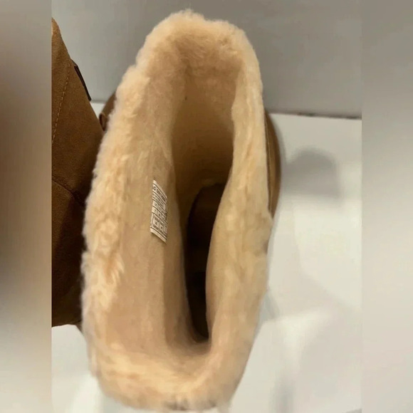 Uggs Classic Short Toggler Women’s Boots Size 9 NWT Color Chestnut - Picture 4 of 7